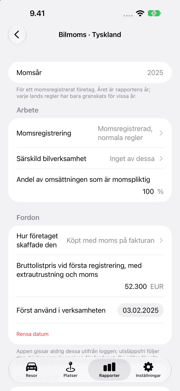 Skärmen Bilmoms för Tyskland, år 2025: svaren om verksamheten, sedan Fordon med hur företaget skaffade bilen, ett bruttolistpris på 52 300 EUR och datumet för första användning i verksamheten