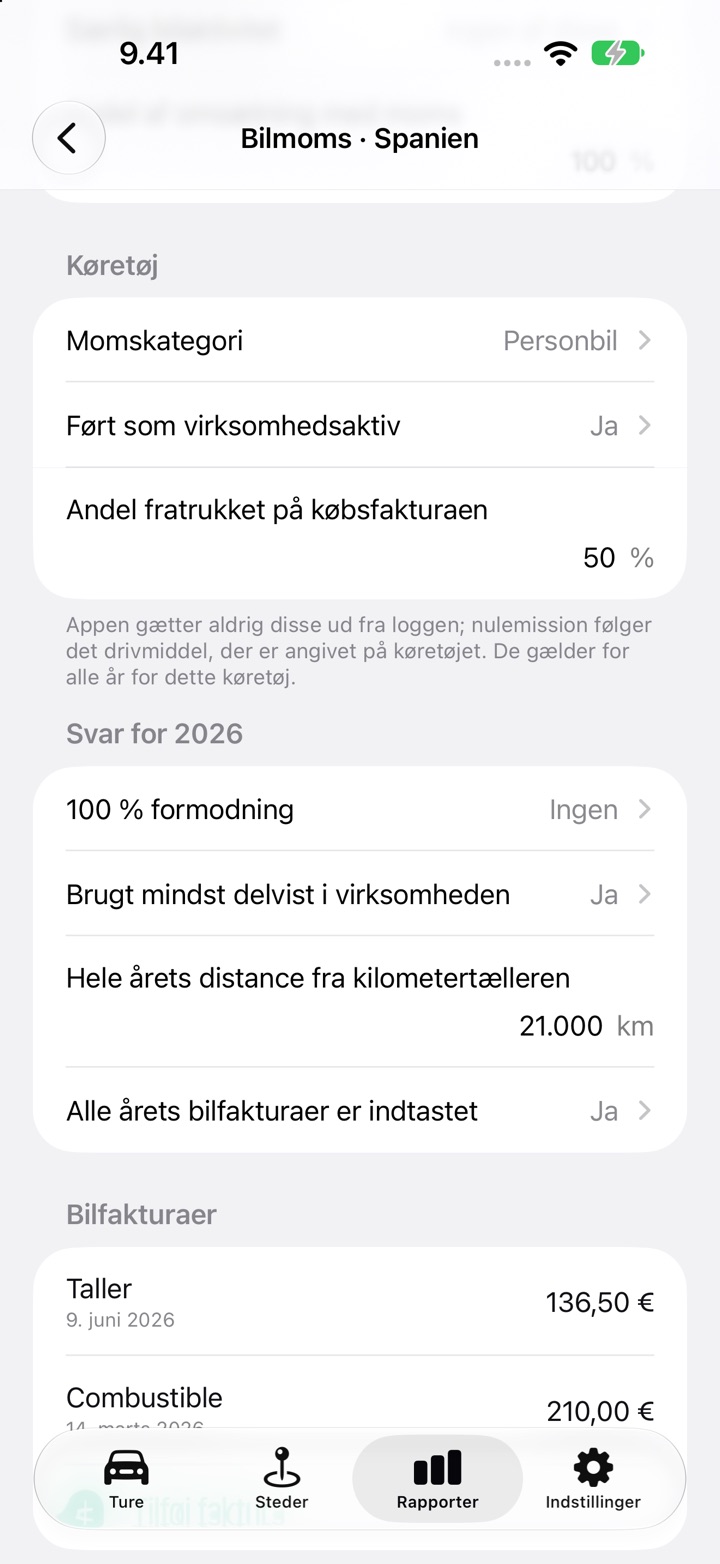 Skærmen Bilmoms for Spanien: Køretøj med momskategori, ført som virksomhedsaktiv og en andel på 50 % fratrukket på købsfakturaen, derefter svarene for 2026 med 100 % formodning, erhvervsmæssig brug og hele årets distance fra kilometertælleren