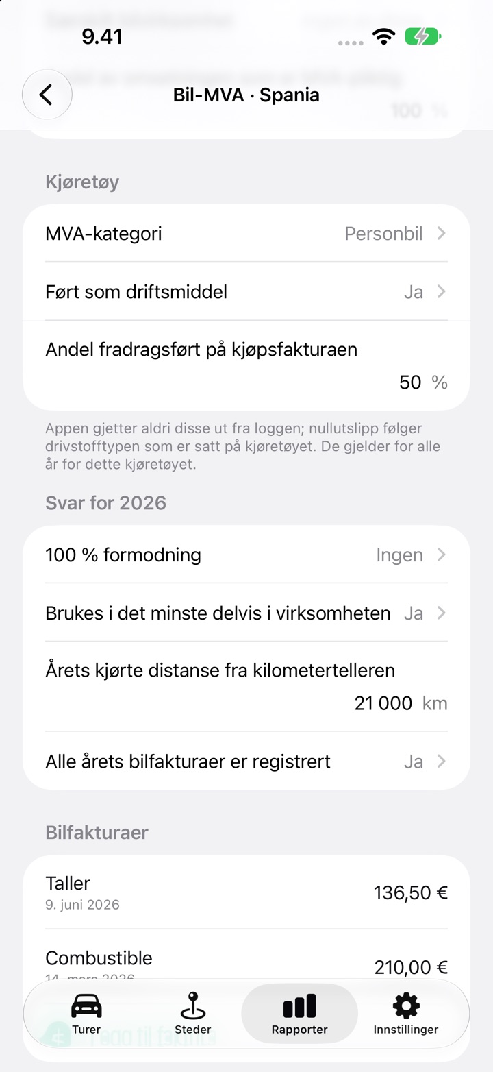 Skjermen Bil-MVA for Spania: Kjøretøy med MVA-kategori, ført som driftsmiddel og en andel på 50 % fradragsført på kjøpsfakturaen, deretter svarene for 2026 med 100 % formodning, bruk i virksomheten og årets kjørte distanse fra kilometertelleren
