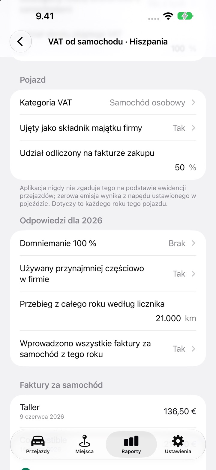 Ekran VAT od samochodu dla Hiszpanii: Pojazd z kategorią VAT, ujęciem jako składnik majątku firmy i udziałem 50 % odliczonym na fakturze zakupu, potem odpowiedzi dla 2026 z domniemaniem 100 %, użyciem w działalności i przebiegiem z całego roku według licznika